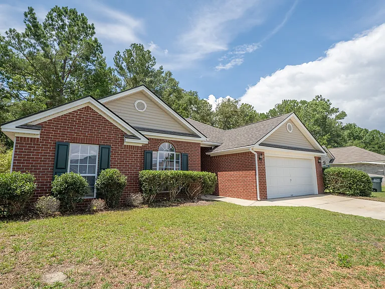 123 W Tisbury Ln — Photo 3
