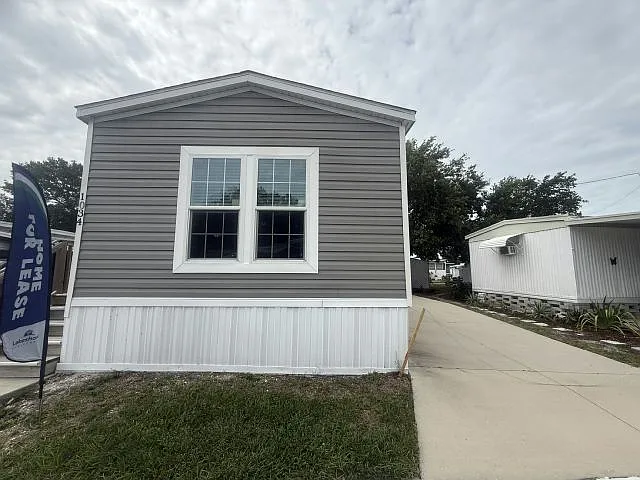 4125 Park St N — Photo 3
