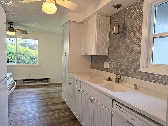 4th image of 12719 NE 8th Pl