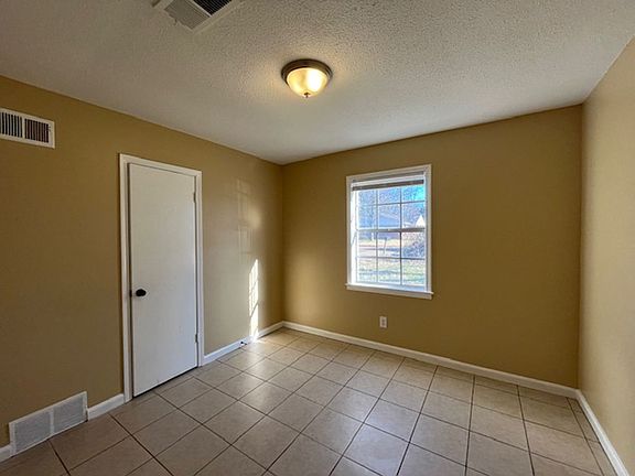 4th image of 8131 Jamesbrook Dr
