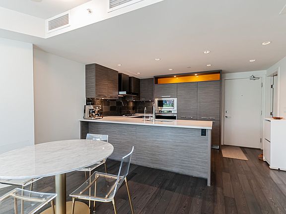 5th image of 7468 Lansdowne Rd #319