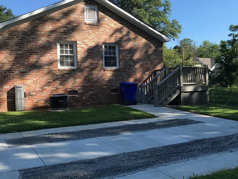 210 Mulberry St — Photo 2