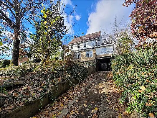4th image of 18817 Palo Alto Ave