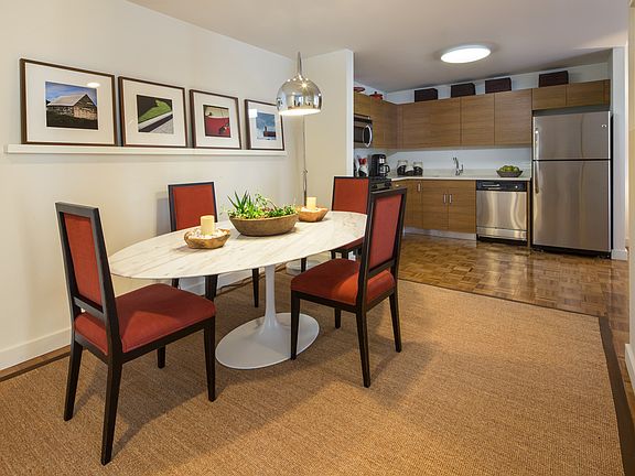 3rd image of 530 W 45th St APT 3C