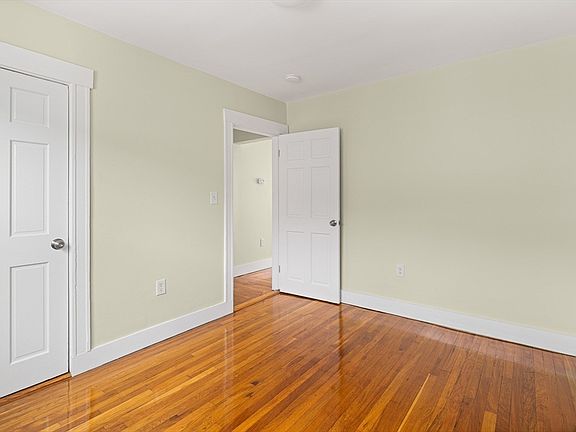3rd image of 43 Wentworth St #3