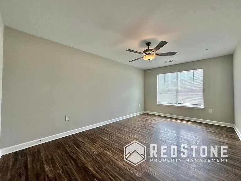 Westbrook Apartments — Photo 18