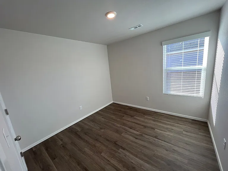 3209 E Jacob Ln — Photo 12