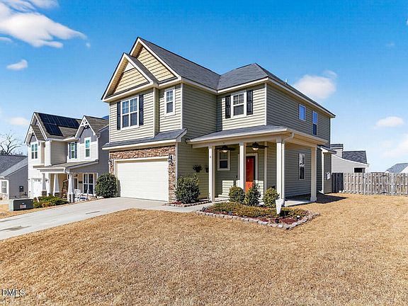 2nd image of 8 Solstice Ln