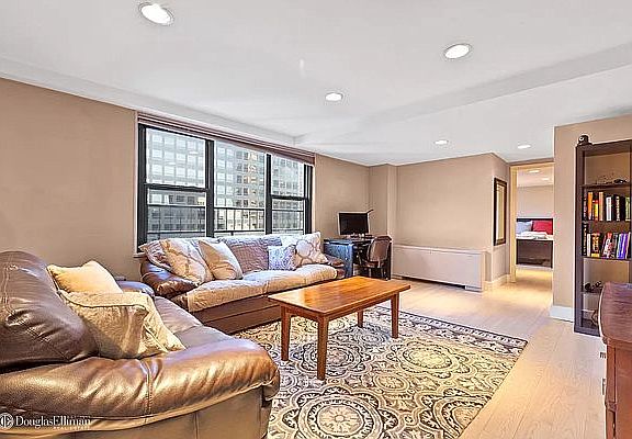 2nd image of 220 E 57th St APT 21B