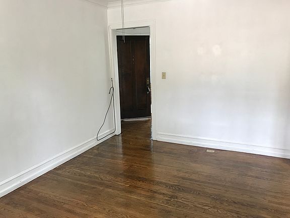3rd image of 4517 N Hamlin Ave #1