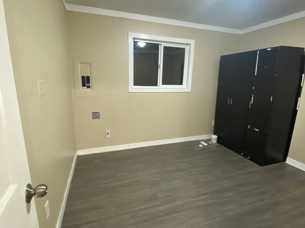 2 bedroom rental in Surrey — photo 6