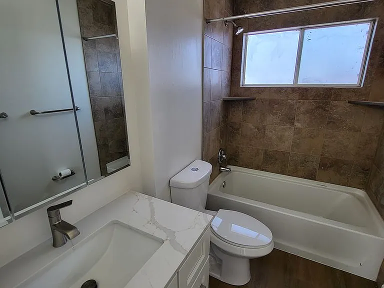 3501-3503 Gypsum Rd #3505 — Photo 10