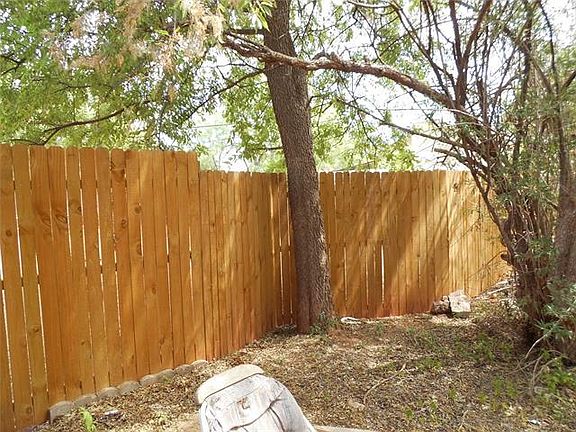 3rd image of 1719 Mimosa Dr