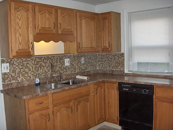 3rd image of 16617 Pearldale Ave