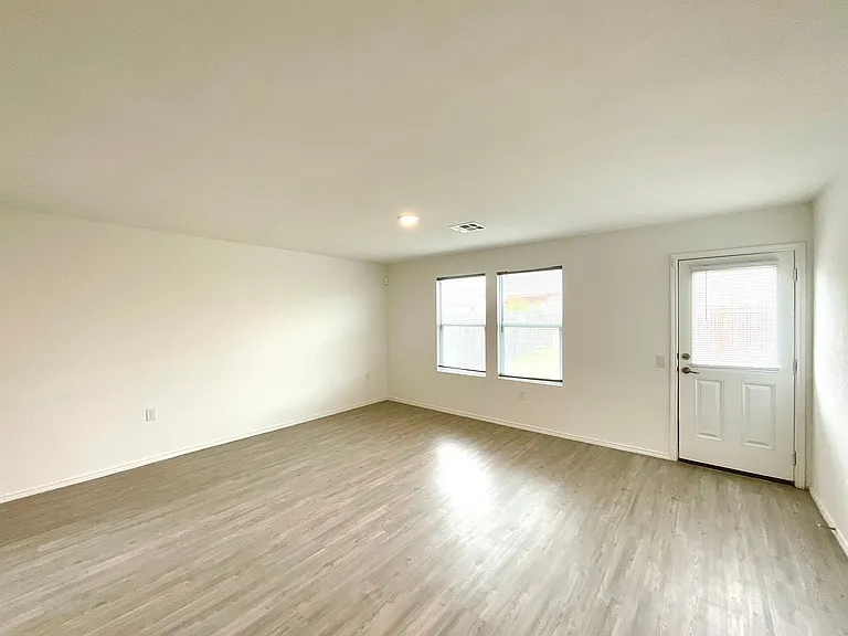 615 Bean Bnd — Photo 22