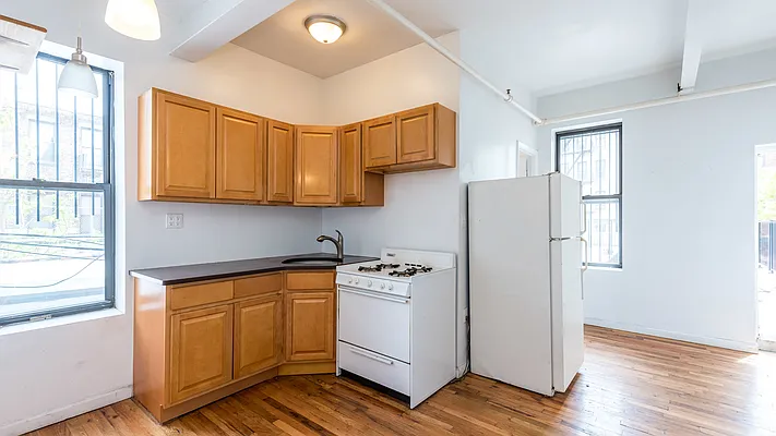Rented by Nooklyn NYC LLC | media 29