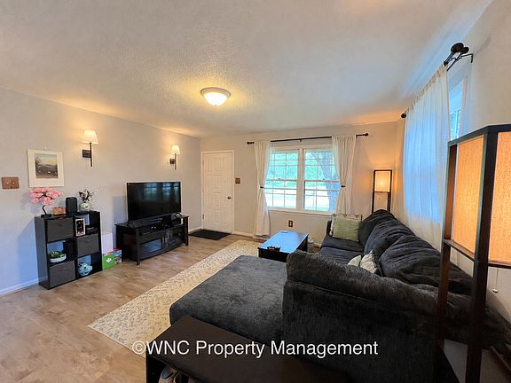 4th image of 53 Tipperary Dr