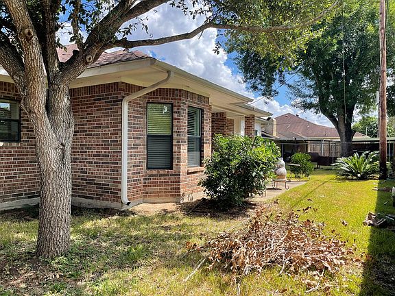 3rd image of 3910 Cork Dr
