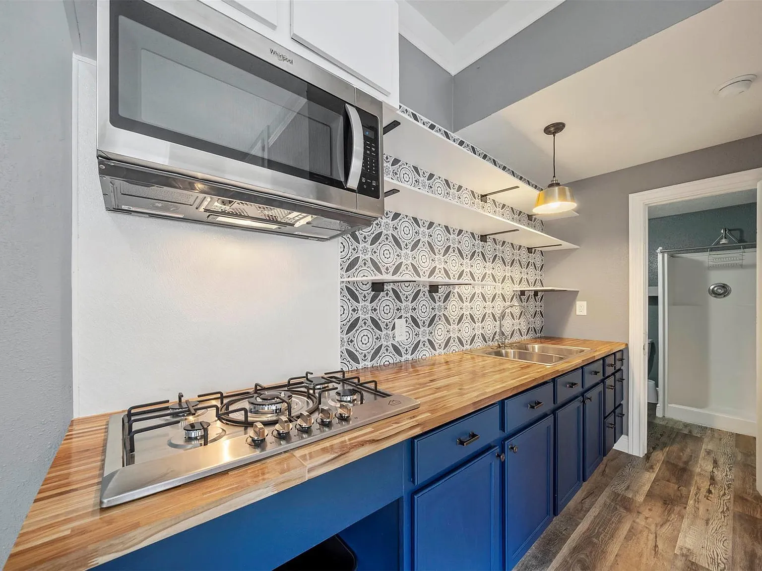 1 bed, 1.0 bath, 908 sqft, $975 — Photo 4