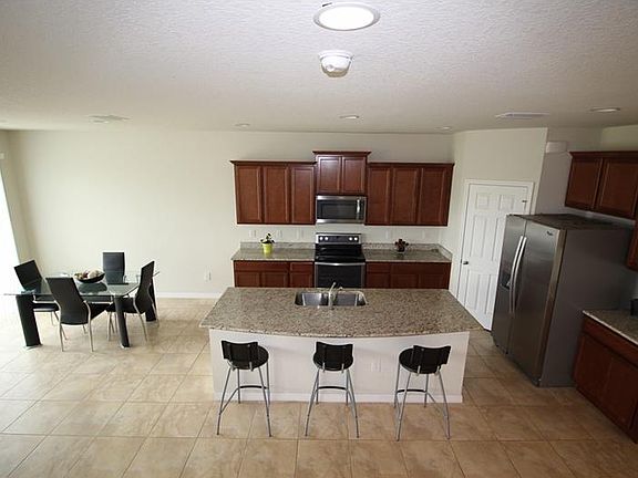 3rd image of 3030 Winglewood Cir