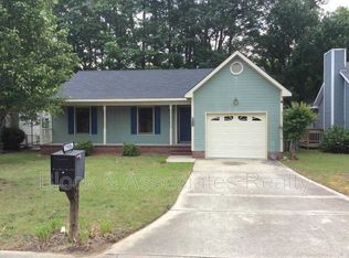 2906 Copenhagen Dr, Fayetteville, NC 28301