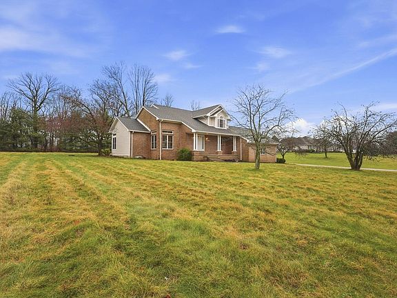 3rd image of 22510 Dogwood Ln