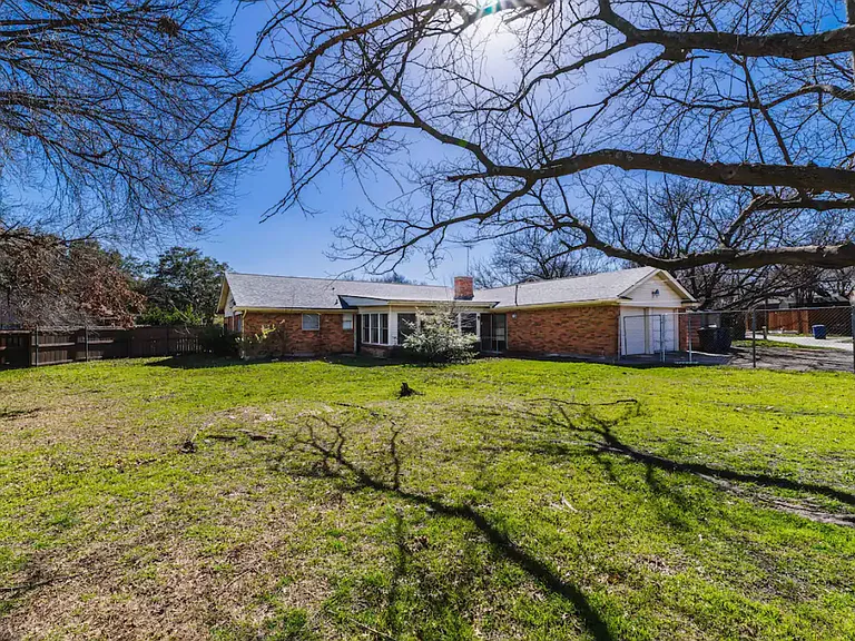 11327 Drummond Cir — Photo 34