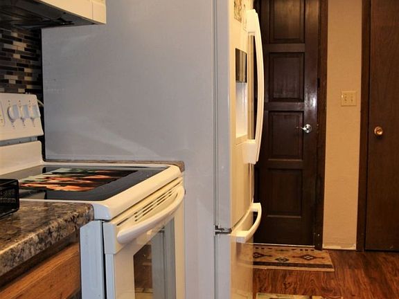 5th image of 313 Ponderosa Dr