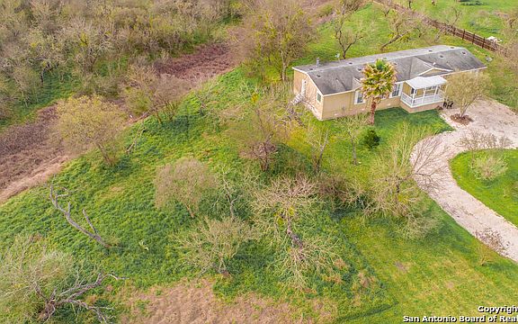 4th image of 710 County Road 3820