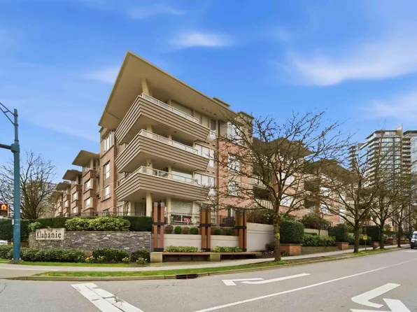 801 Klahanie Dr #308, Pt Moody, BC V3H 5K4