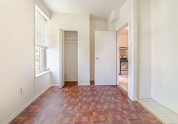5th image of 1117 Putnam Ave APT 3R