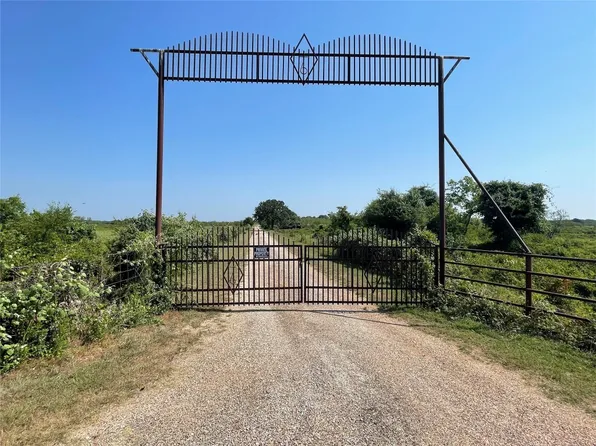 340 Leech Rd, Poolville, TX 76487