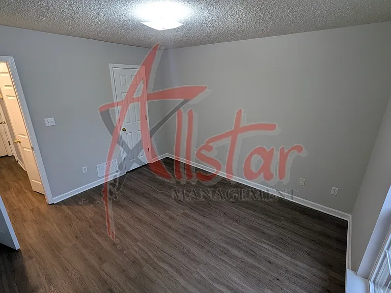 947 Clubhouse Dr — Photo 11