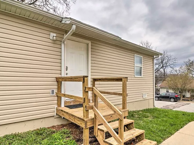 924 Renfrow St — Photo 22