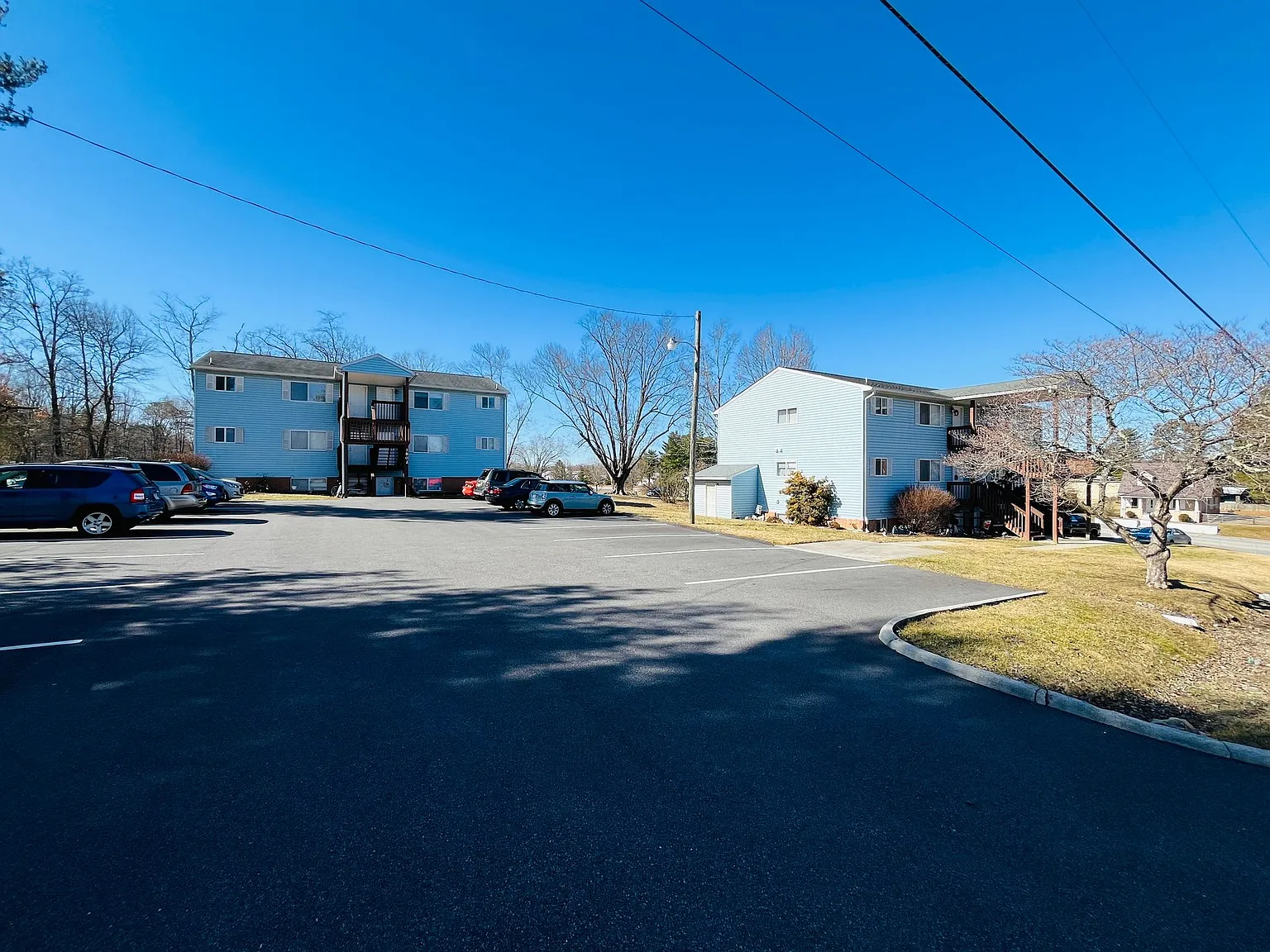 3 Bedroom, 2 Bath Apartment — Photo 4