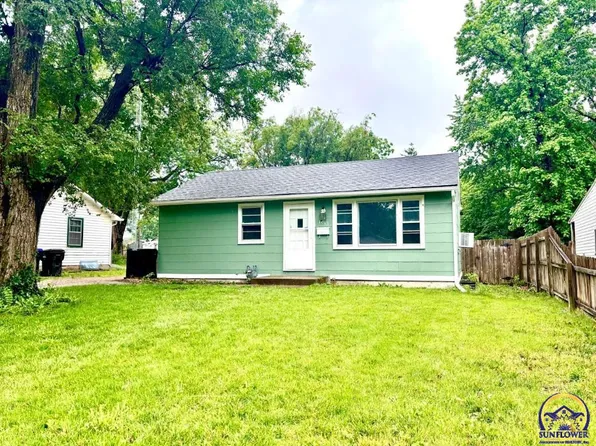 1813 SW McAlister Ave, Topeka, KS 66604