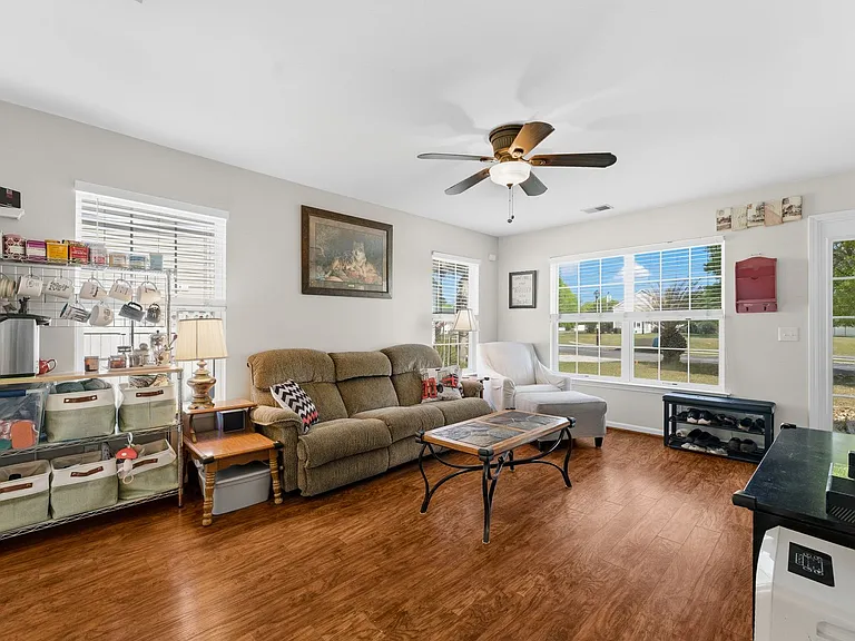 177 Old Pond Cir — Photo 4