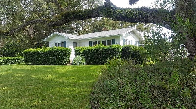 1st image of 724 Lake Winnemissett Dr
