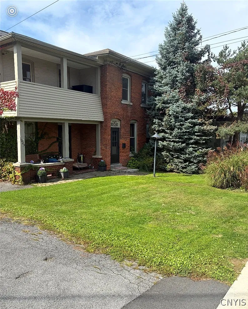 3 bed, 1.0 bath, 2658 sqft, $1,950 — Photo 1