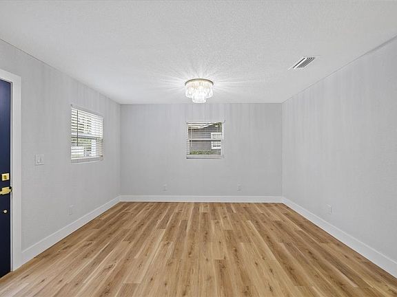 4th image of 3621 E COMANCHE AVENUE