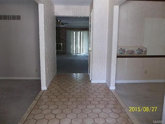 3rd image of 4826 Royal King Ct