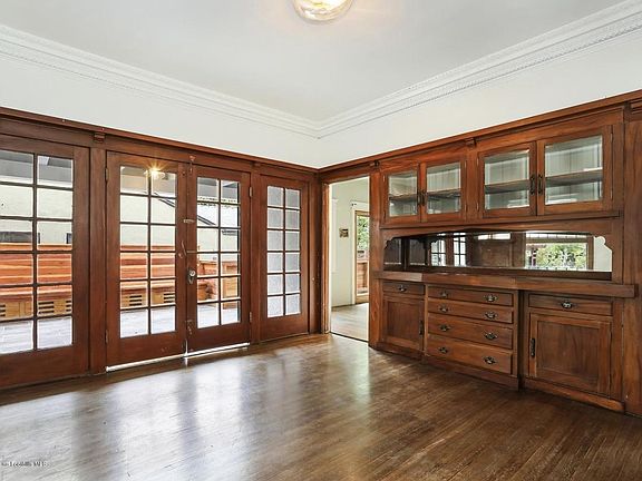 3rd image of 2384 Silver Lake Blvd