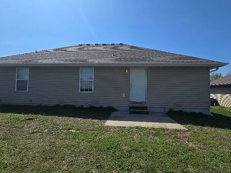 4515 E Chipmunk Ln — Photo 2