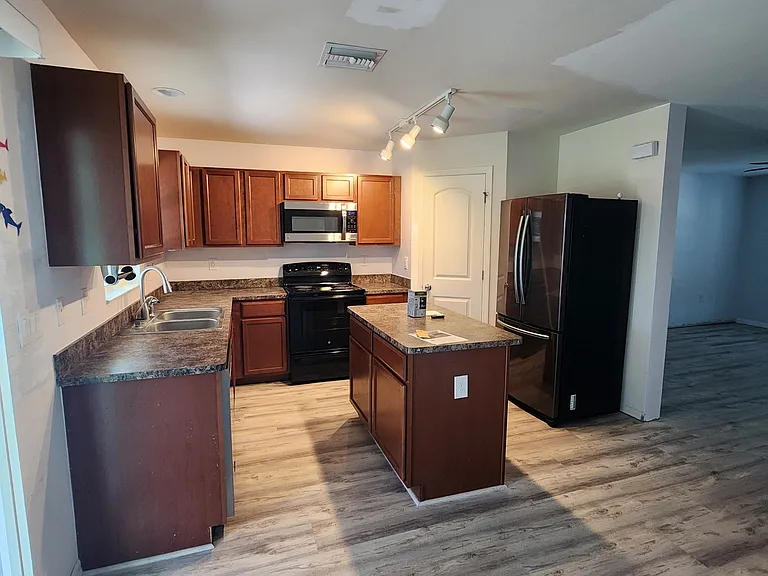 2109 NW 2nd Ave — Photo 5