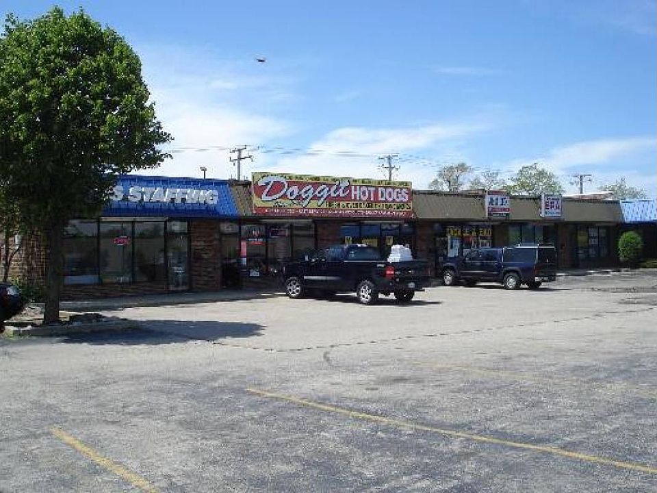 2nd image of 810 E Higgins Rd