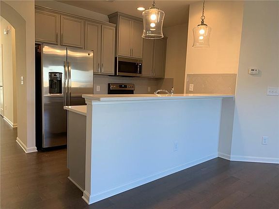 4th image of 2212 Triple Crown Ln