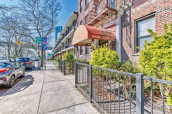 Sold by Remax Edge | media 17