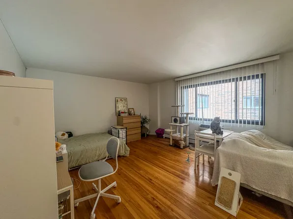 2336 N Commonwealth Ave APT 403, Chicago, IL 60614