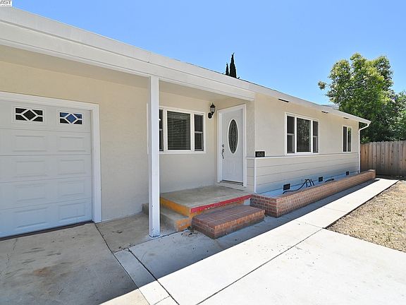 2nd image of 4048 Lillian Dr