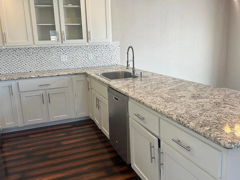 10485 S Del Valle Dr — Photo 10